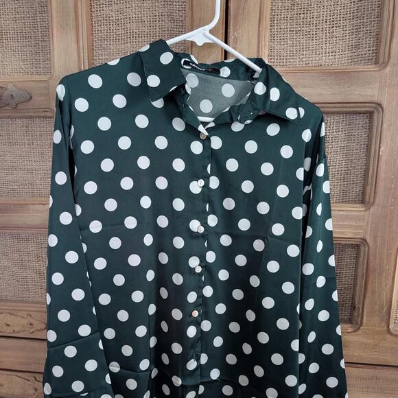 Theory Tops - Theory white and green polka